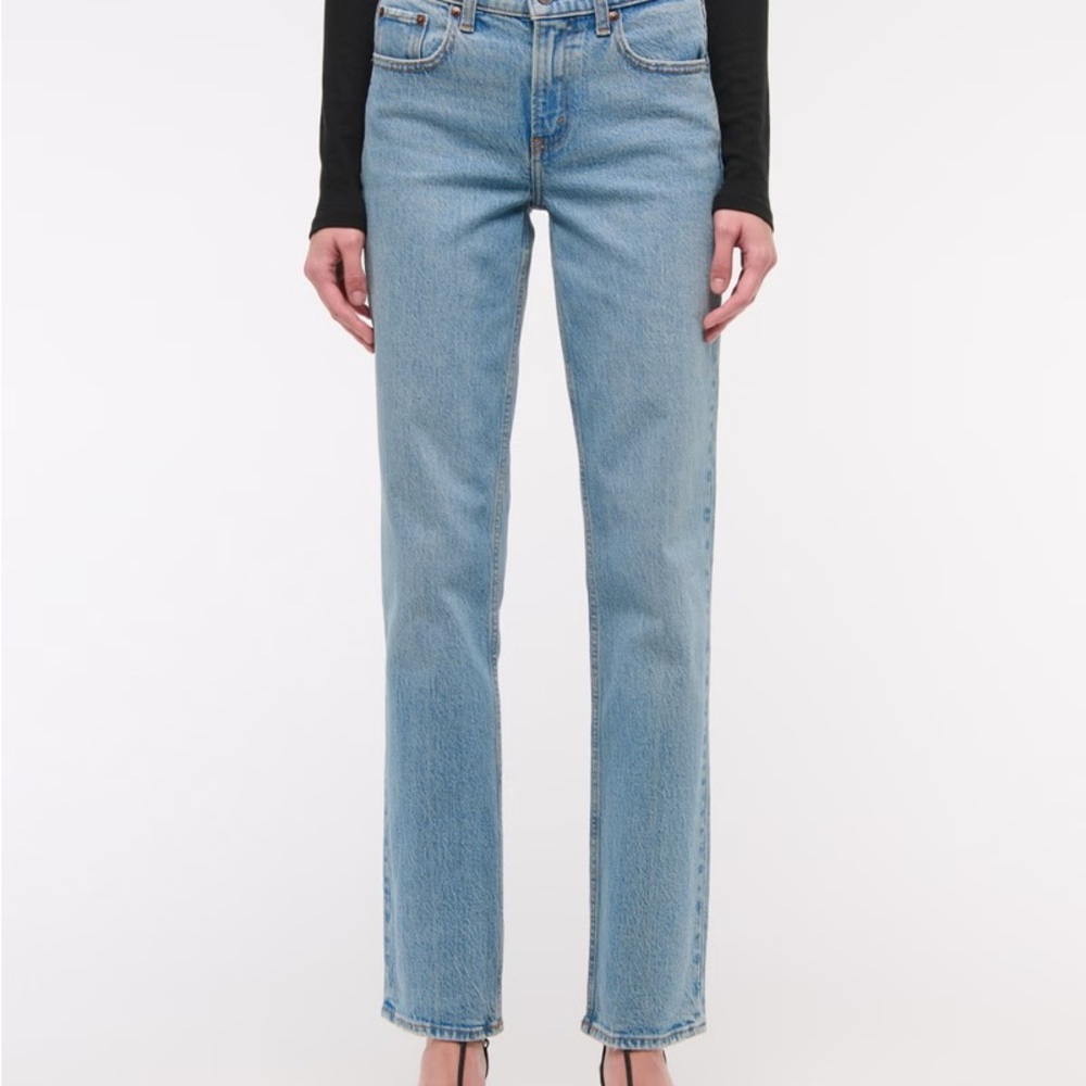 NWT Abercrombie Curve Love Mid Rise 90s Straight Jeans - Picture 2 of 4